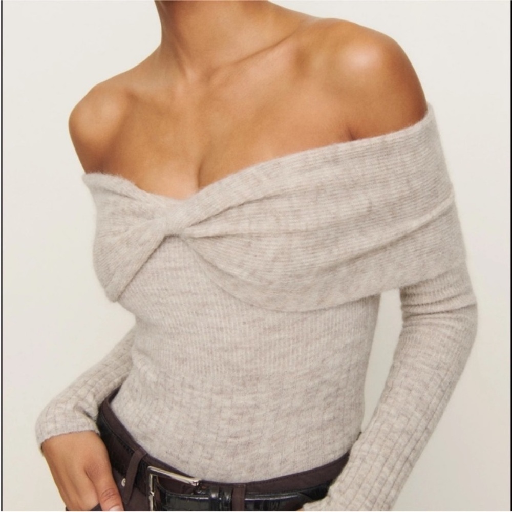 Reformation Florie Off Shoulder Twist Front Sweater Barley XS